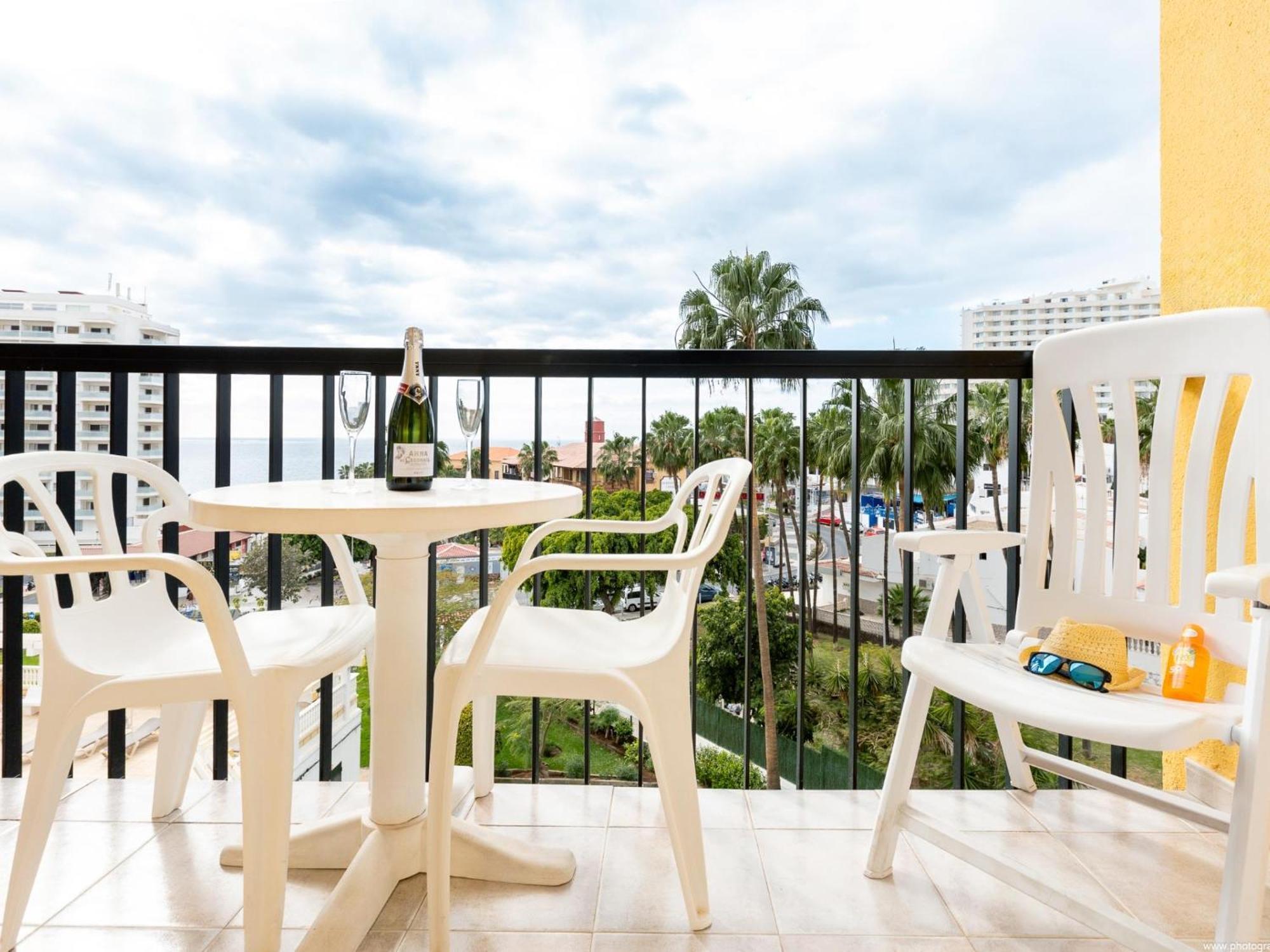 41 Copacabana Ocean View Pool * Playa de las Americas (Tenerife)